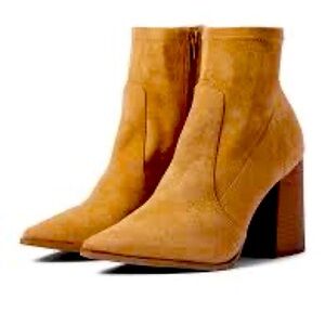 Steve Madden Boots Booties - Rust brown faux suede Boots. Size 10
